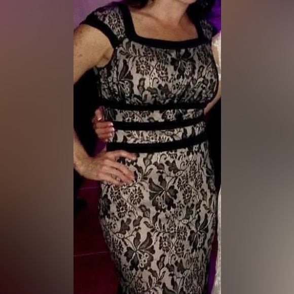 Melrose Women’s Trumpet Evening Gown in Nude/Black Lace Overlay Size 6 - Picture 12 of 13